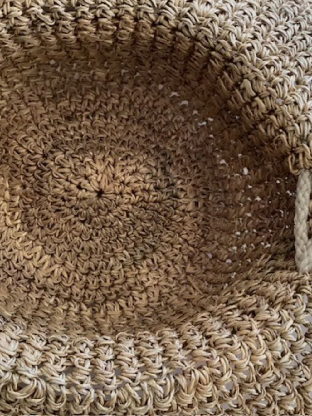 Woman's straw hat, one size, 3.5 inch brim, adjustable cord